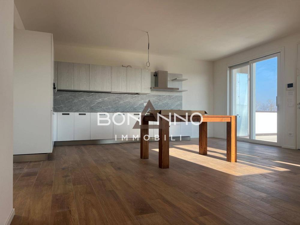 appartamento in vendita a Castelfranco Veneto in zona Salvarosa