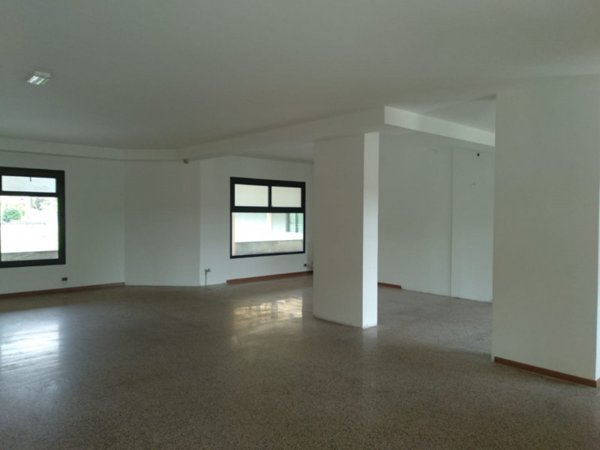 locale commerciale in vendita a Castelfranco Veneto