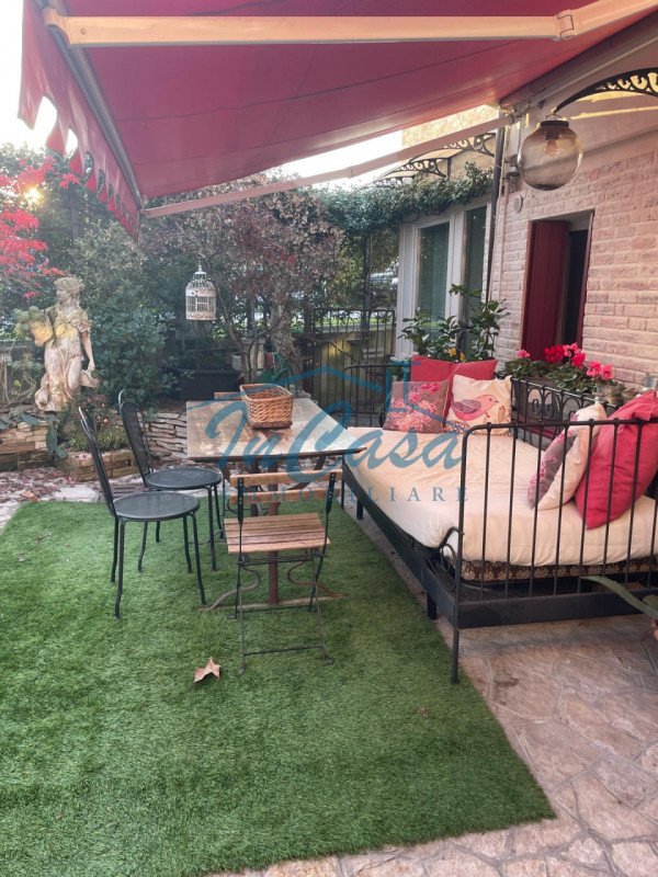 casa indipendente in vendita a Castelfranco Veneto in zona Villarazzo