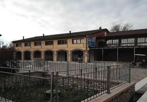 negozio in vendita a Castelfranco Veneto in zona Bella Venezia