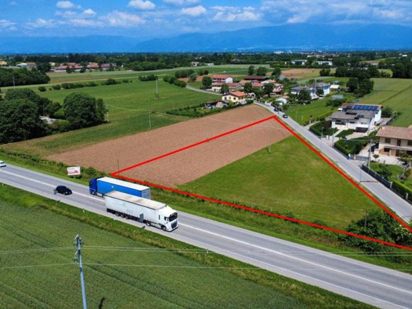 terreno edificabile in vendita a Castelfranco Veneto in zona Salvarosa