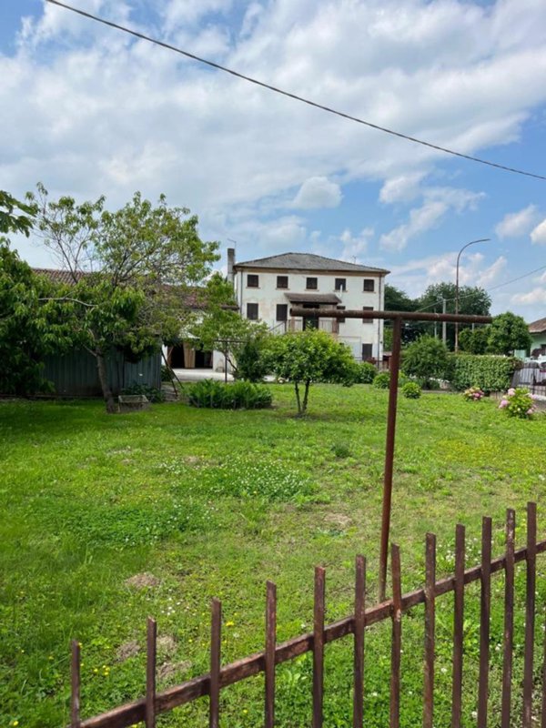 casa indipendente in vendita a Castelfranco Veneto in zona Treville