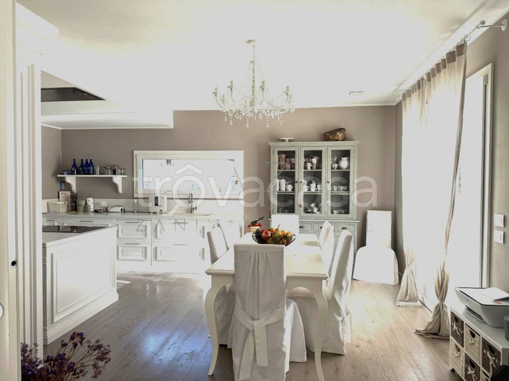 casa indipendente in vendita a Castelfranco Veneto in zona Villarazzo