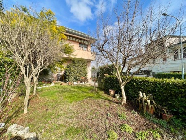 casa indipendente in vendita a Castelfranco Veneto in zona Salvarosa