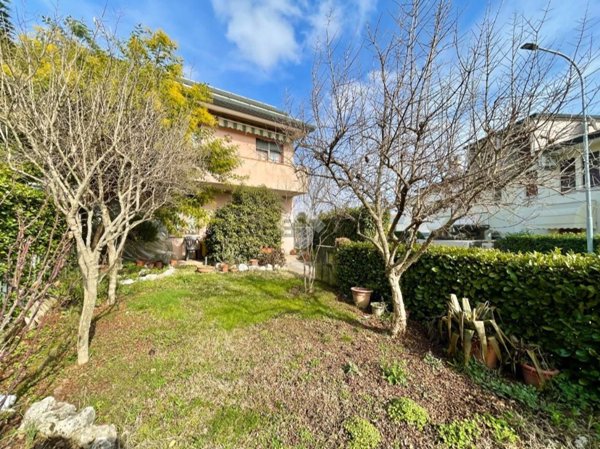 casa indipendente in vendita a Castelfranco Veneto in zona Salvarosa