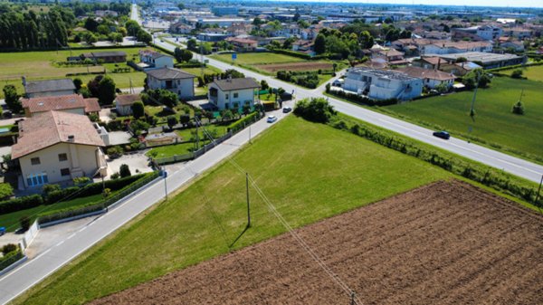 terreno agricolo in vendita a Castelfranco Veneto in zona Salvarosa