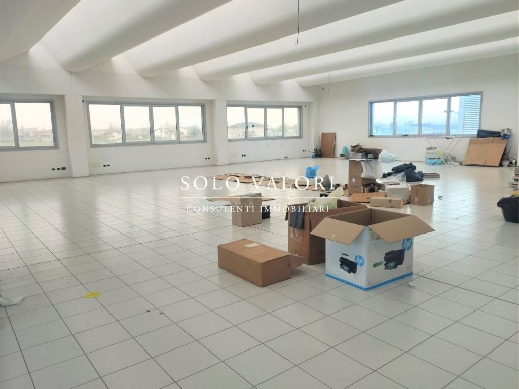 locale commerciale in vendita a Castelfranco Veneto