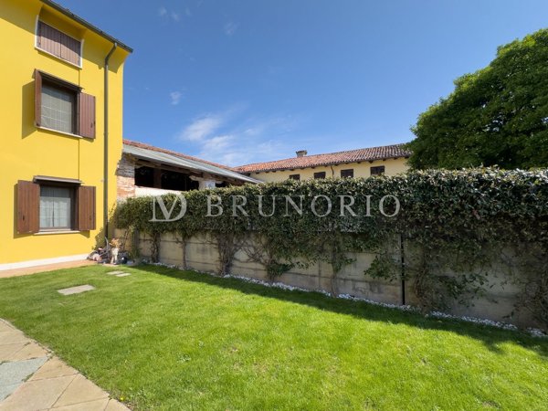 casa indipendente in vendita a Castelfranco Veneto in zona Treville