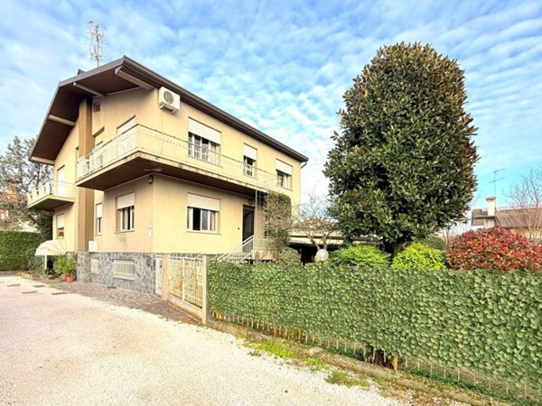 casa indipendente in vendita a Castelfranco Veneto in zona Treville