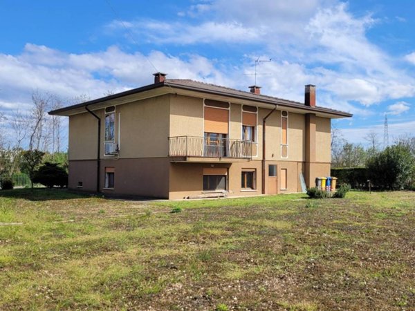casa indipendente in vendita a Castelfranco Veneto in zona Salvarosa
