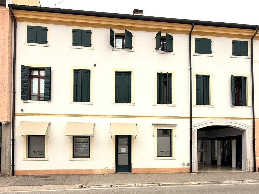 negozio in vendita a Castelfranco Veneto
