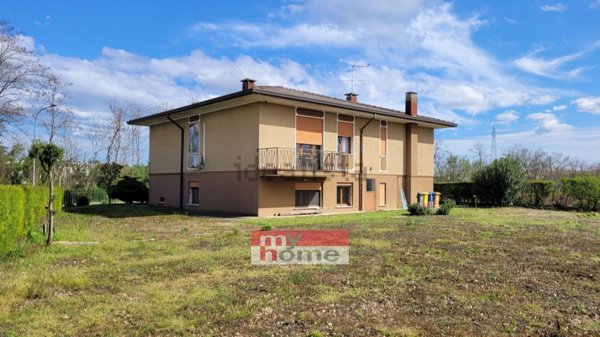 casa indipendente in vendita a Castelfranco Veneto in zona Salvarosa