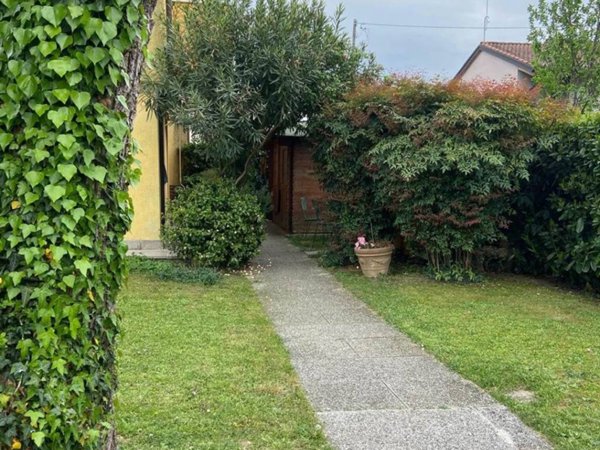 casa indipendente in vendita a Castelfranco Veneto in zona Salvarosa