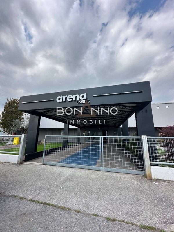 negozio in vendita a Castelfranco Veneto