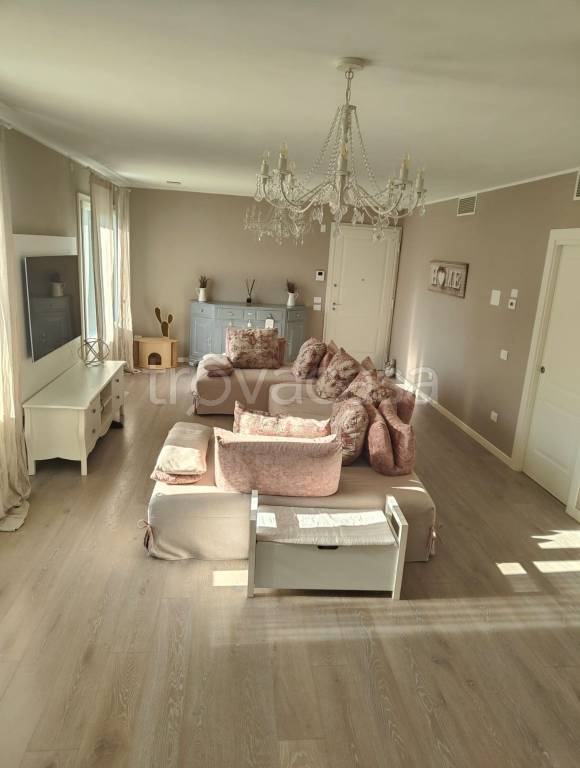 casa indipendente in vendita a Castelfranco Veneto in zona Villarazzo