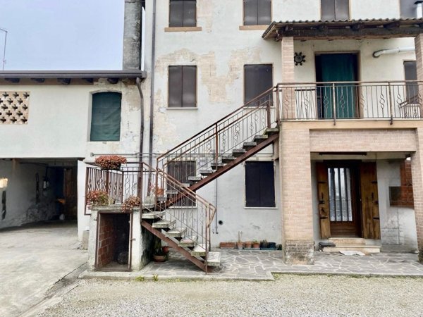 casa indipendente in vendita a Castelfranco Veneto in zona Treville