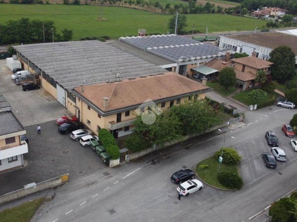 locale commerciale in vendita a Castelfranco Veneto