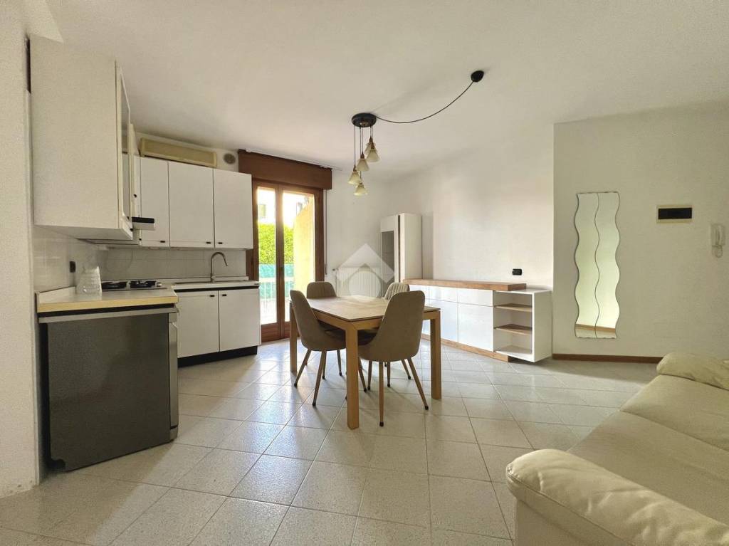 appartamento in vendita a Castelfranco Veneto in zona Salvarosa