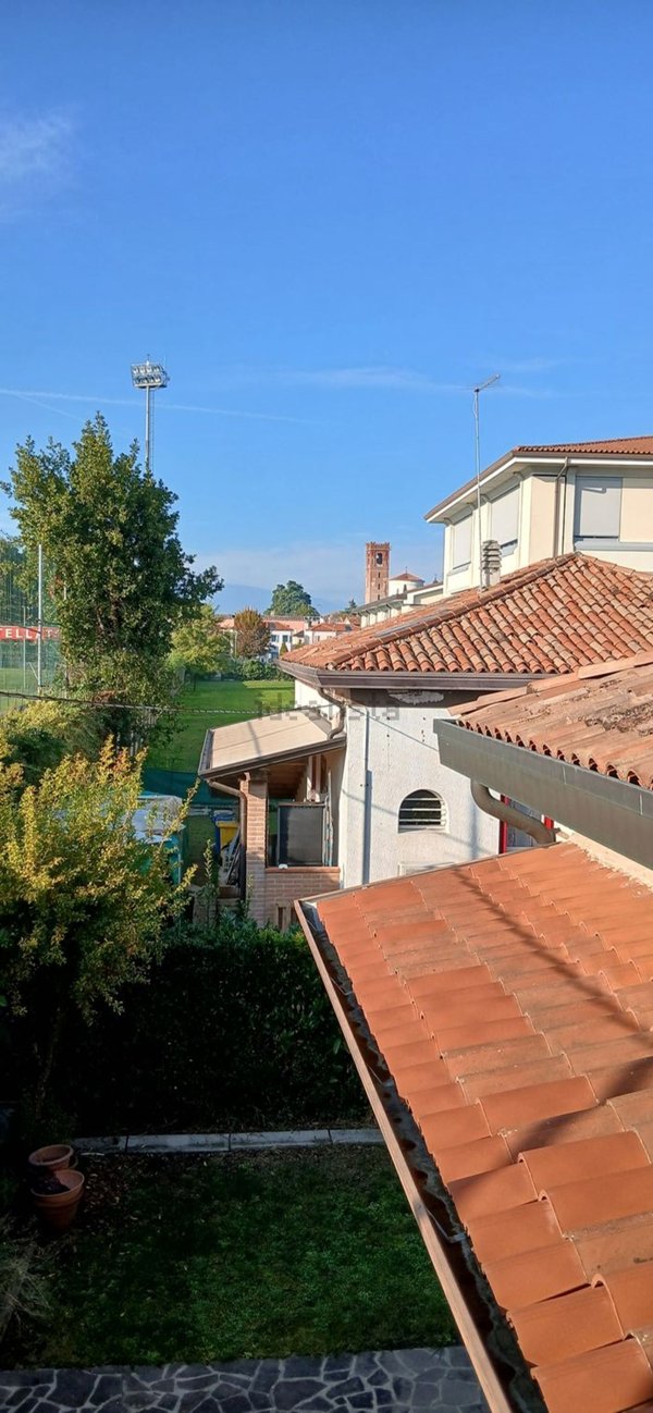 casa indipendente in vendita a Castelfranco Veneto in zona Salvarosa