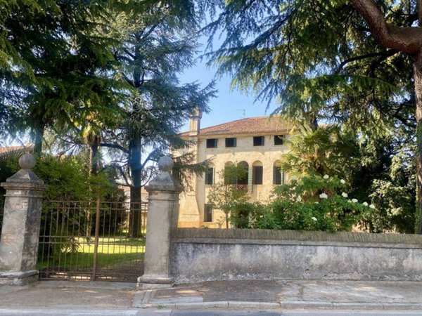 casa indipendente in vendita a Castelfranco Veneto in zona Salvarosa