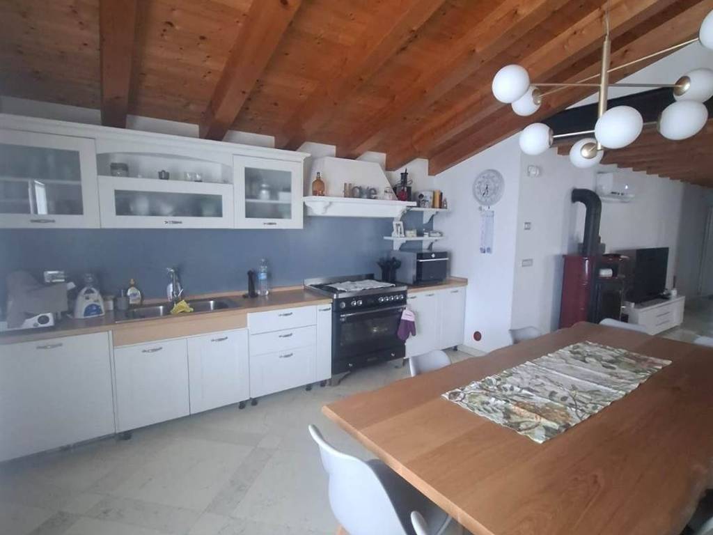 casa indipendente in vendita a Castelfranco Veneto in zona Villarazzo