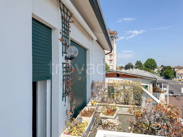 appartamento in vendita a Castelfranco Veneto in zona Salvarosa