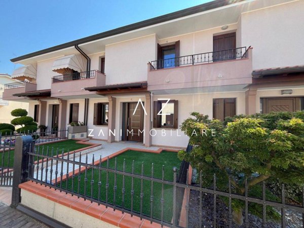 casa indipendente in vendita a Castelfranco Veneto in zona Salvarosa