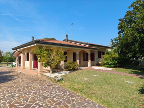 casa indipendente in vendita a Castelfranco Veneto in zona Bella Venezia