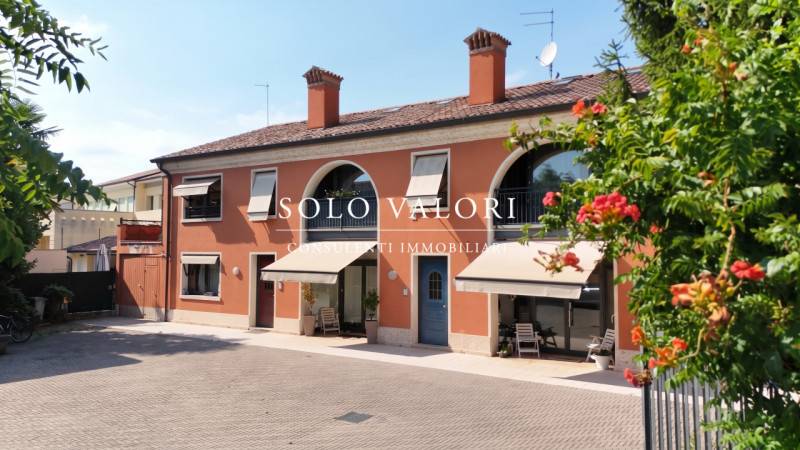 casa indipendente in vendita a Castelfranco Veneto in zona Treville