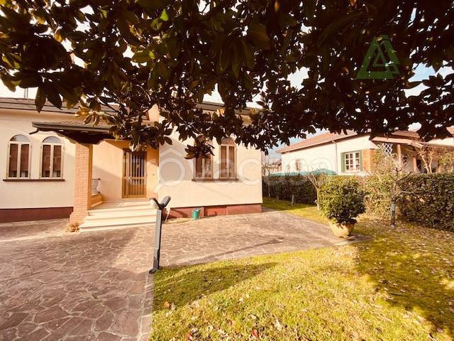 casa indipendente in vendita a Castelfranco Veneto in zona Salvarosa