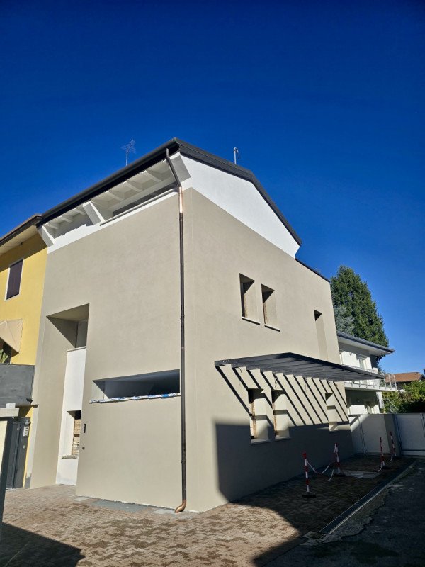 villetta a schiera in vendita a Castelfranco Veneto in zona Salvarosa
