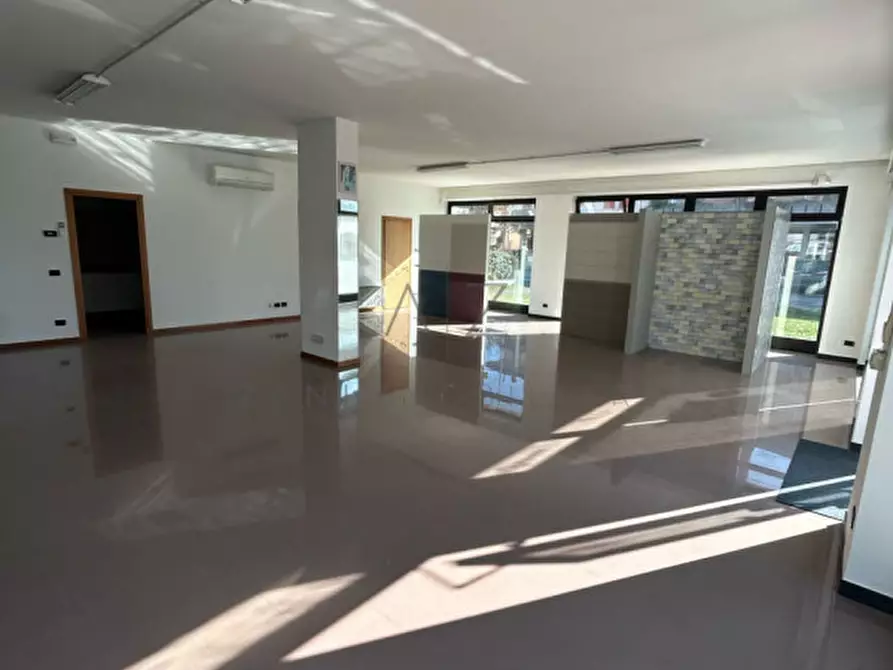 negozio in vendita a Castello di Godego