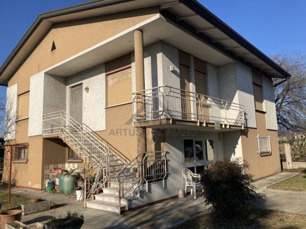 casa indipendente in vendita a Castello di Godego in zona Alberone