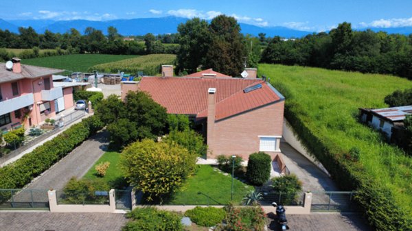 casa indipendente in vendita a Castello di Godego