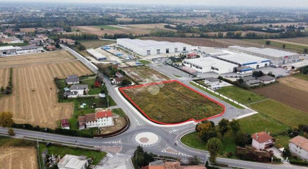 terreno edificabile in vendita a Castello di Godego