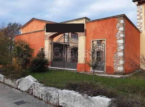 villa in vendita a Castello di Godego in zona San Pietro