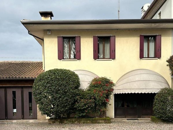 casa indipendente in vendita a Castello di Godego in zona Alberone