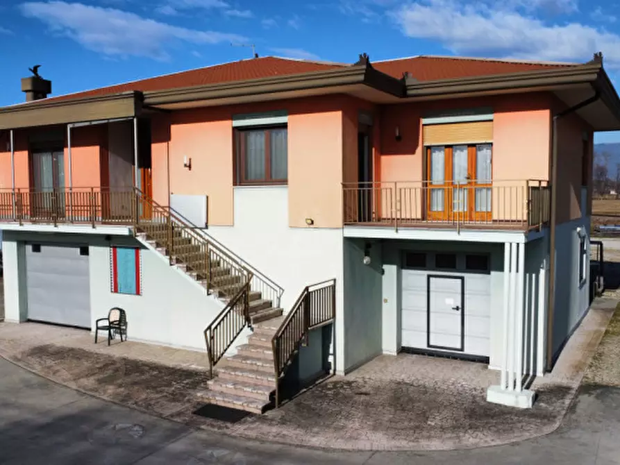 casa indipendente in vendita a Castello di Godego in zona Avenali