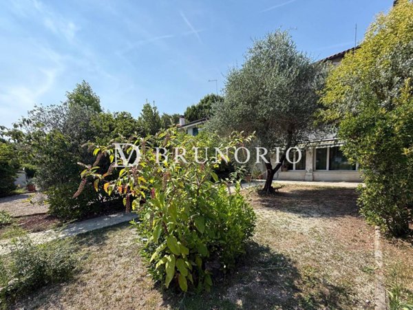 casa indipendente in vendita a Castello di Godego in zona Avenali