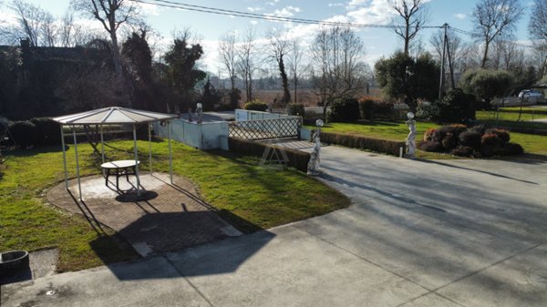 casa indipendente in vendita a Castello di Godego in zona Avenali
