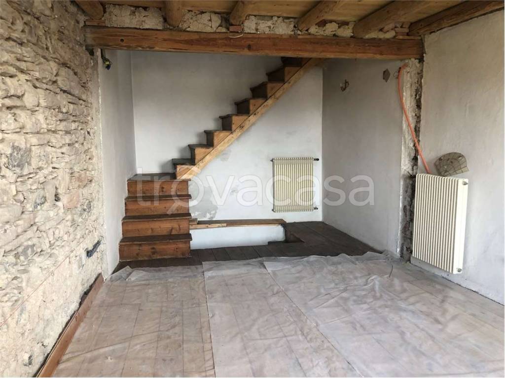 casa indipendente in vendita a Cavaso del Tomba