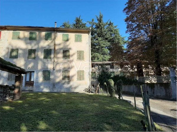 casa indipendente in vendita a Cavaso del Tomba