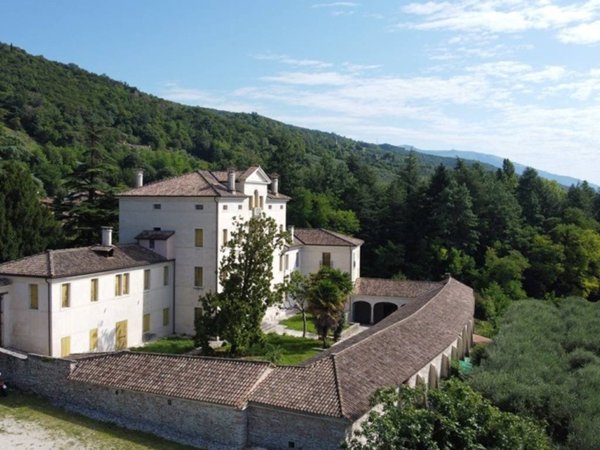 casa indipendente in vendita a Cavaso del Tomba