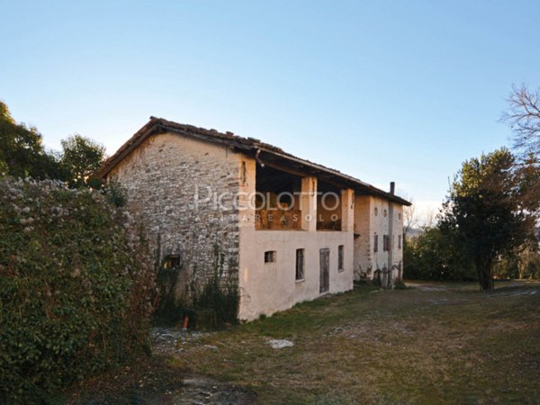 casa indipendente in vendita a Cavaso del Tomba