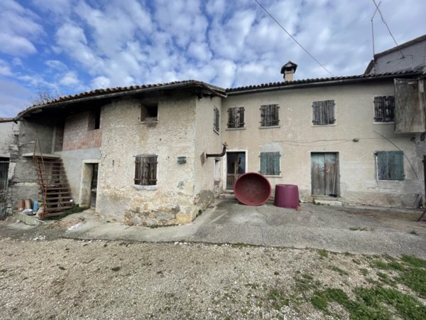 casa indipendente in vendita a Cavaso del Tomba in zona Costalunga