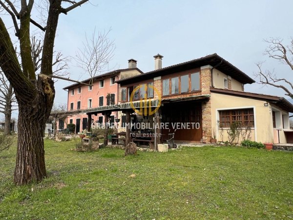casa indipendente in vendita a Cavaso del Tomba
