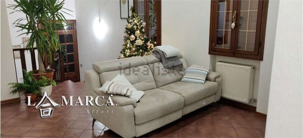 casa indipendente in vendita a Cavaso del Tomba
