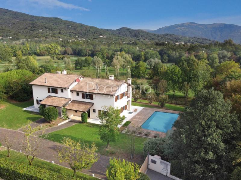 casa indipendente in vendita a Cavaso del Tomba