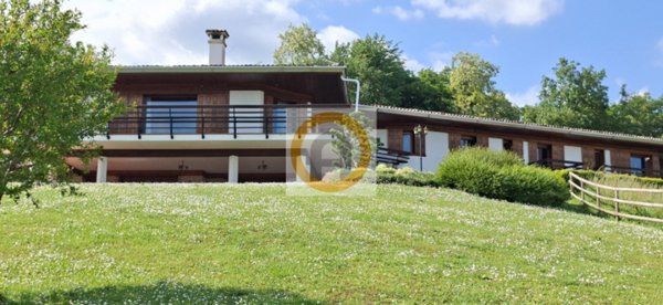 casa indipendente in vendita a Cavaso del Tomba