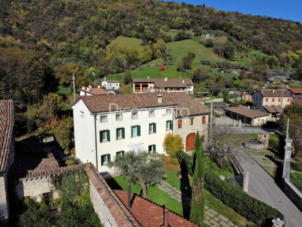 casa indipendente in vendita a Cavaso del Tomba